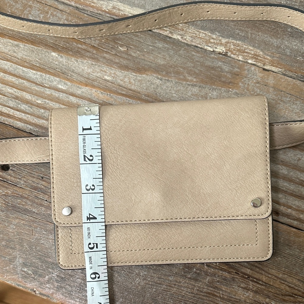 Express Tan Leather Belt Bag with Adjustable Strap - Picture 6 of 7